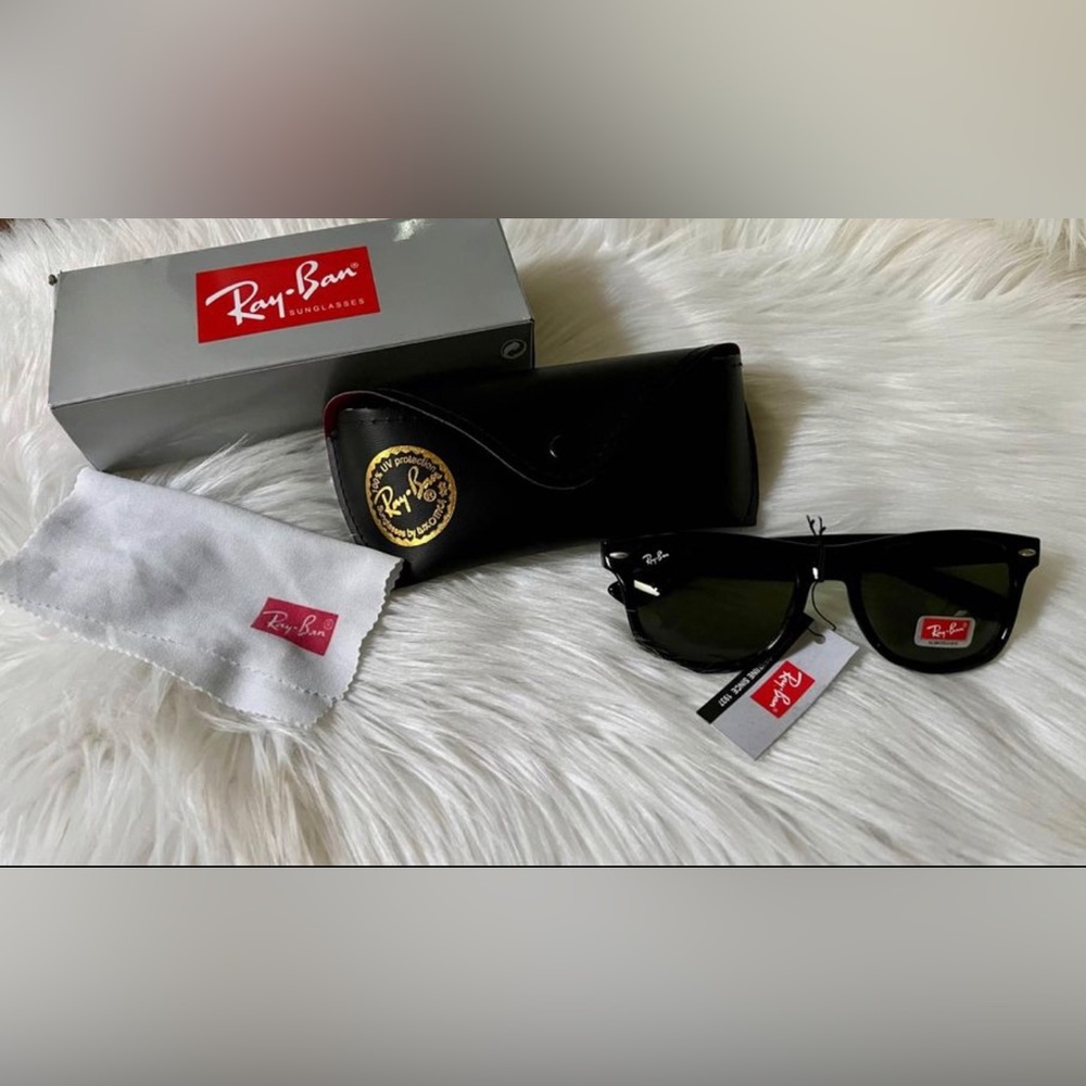 Vintage Ray-Ban Sunglasses. Unisex.